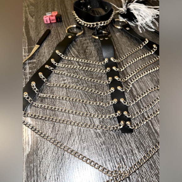 Genuine leather and steel chain bodice harness - Picture 4 of 12